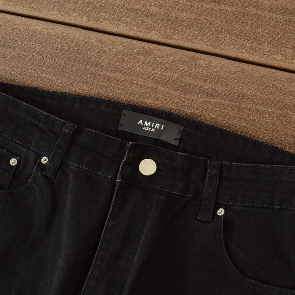 AMIRI Fashionable Riveted Ripped Jeans - Picture 2 of 14